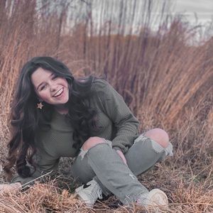 Meet your Posher, Caitlin